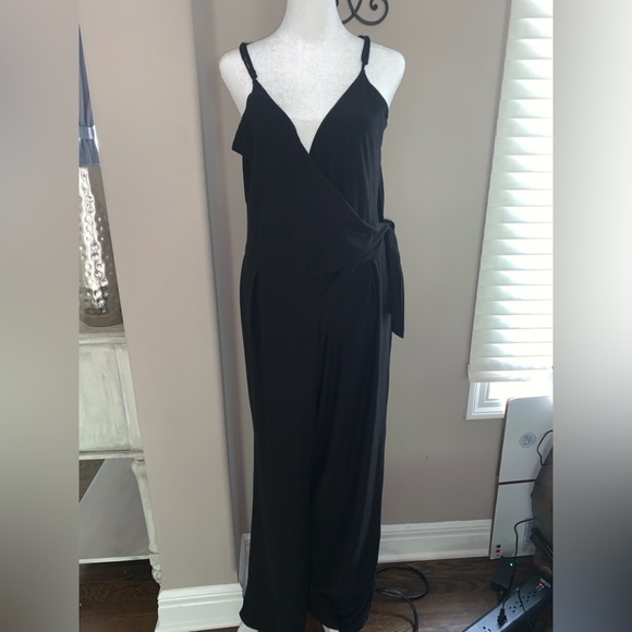 XL Derek Heart Black Wrap Jumpsuit jumper adjustable straps - Picture 1 of 4